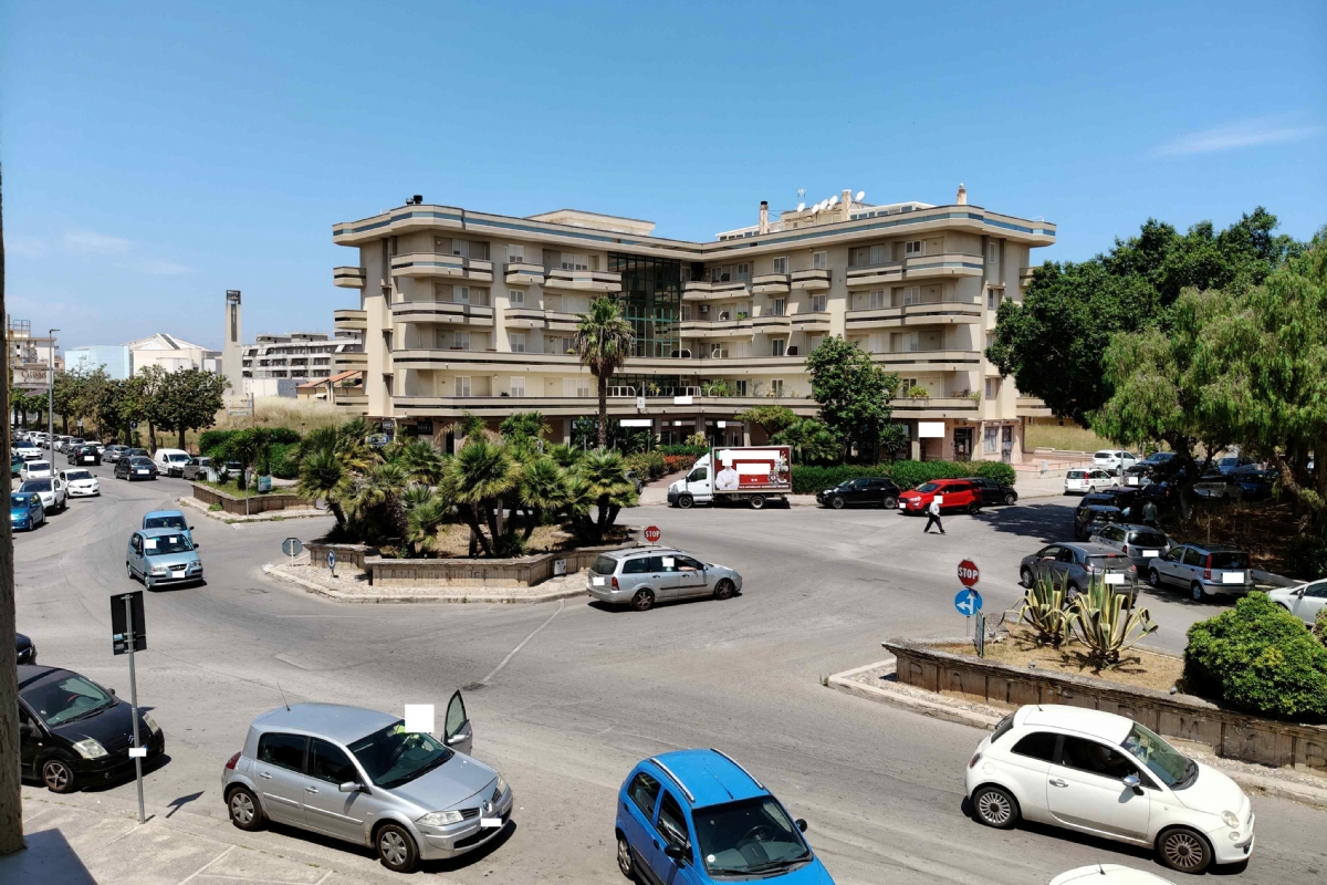 Bagheria (PA) in locazione ufficio funzionale e comodo nel cuore direzionale della città.